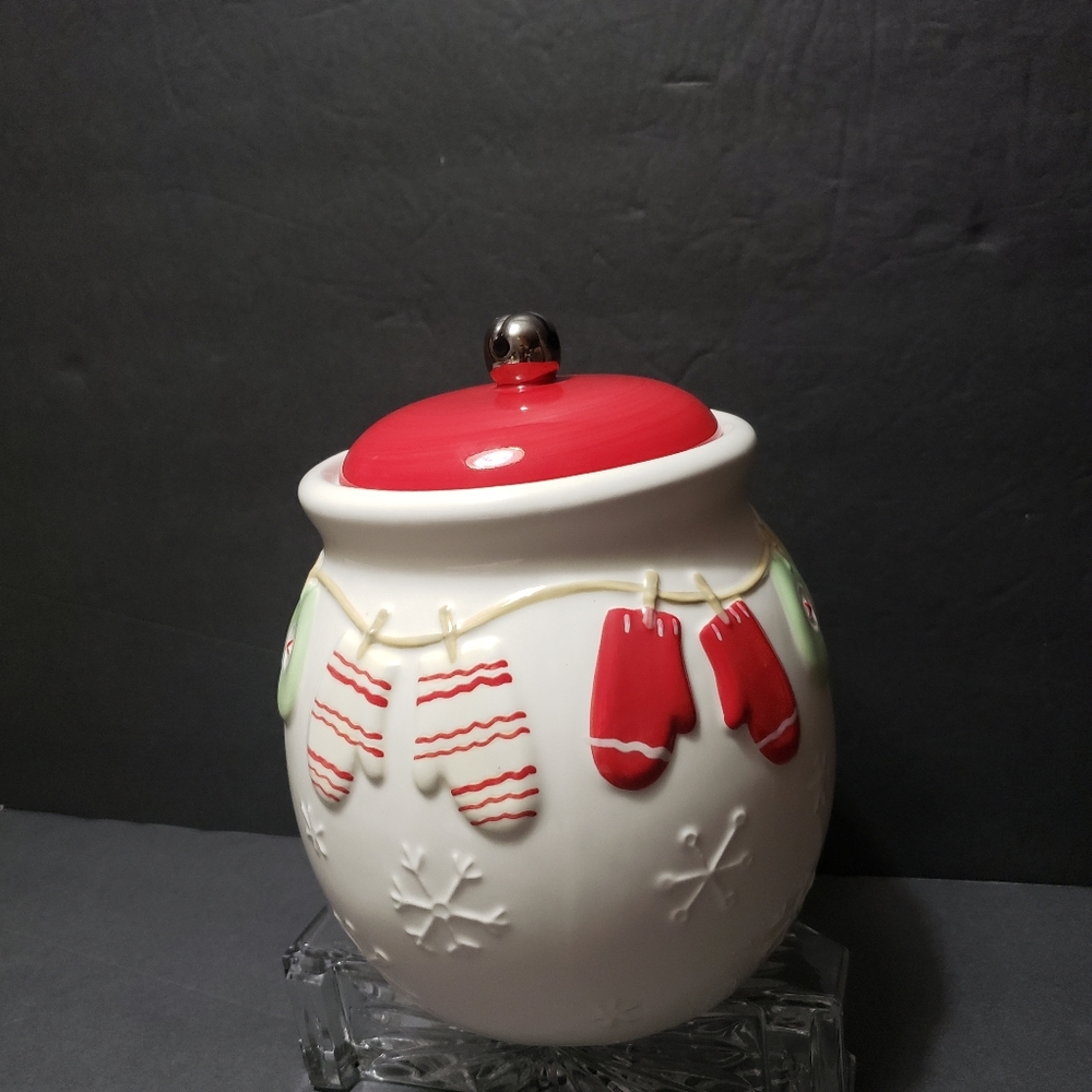 HALLMARK Christmas Mittens on Clothesline Cookie/Candy Jar